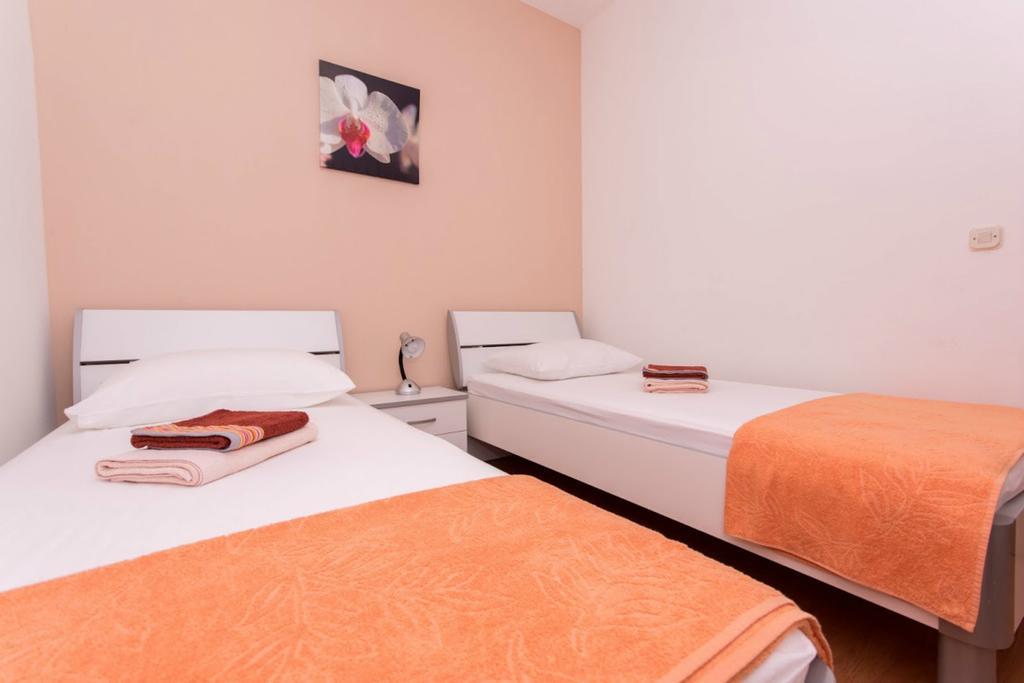 Apartments Meri Сегет-Враниця Екстер'єр фото