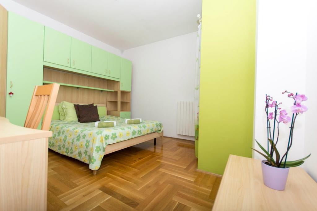 Apartments Meri Сегет-Враниця Екстер'єр фото
