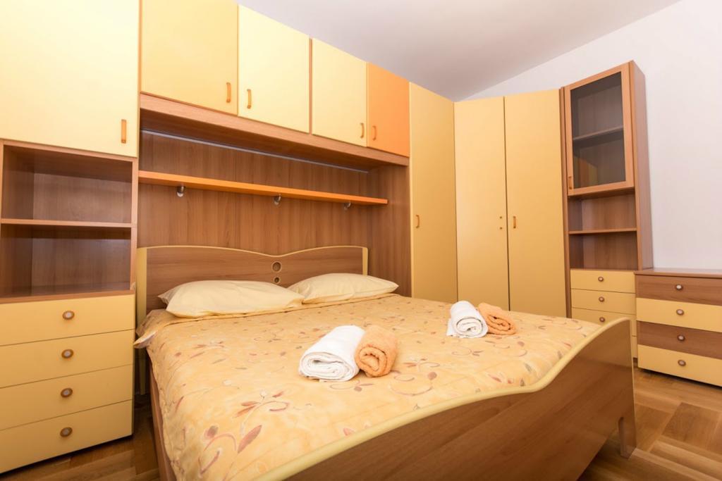Apartments Meri Сегет-Враниця Екстер'єр фото
