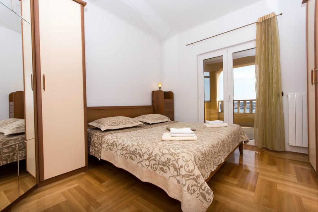 Apartments Meri Сегет-Враниця Екстер'єр фото