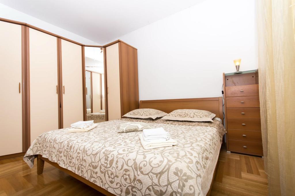 Apartments Meri Сегет-Враниця Екстер'єр фото