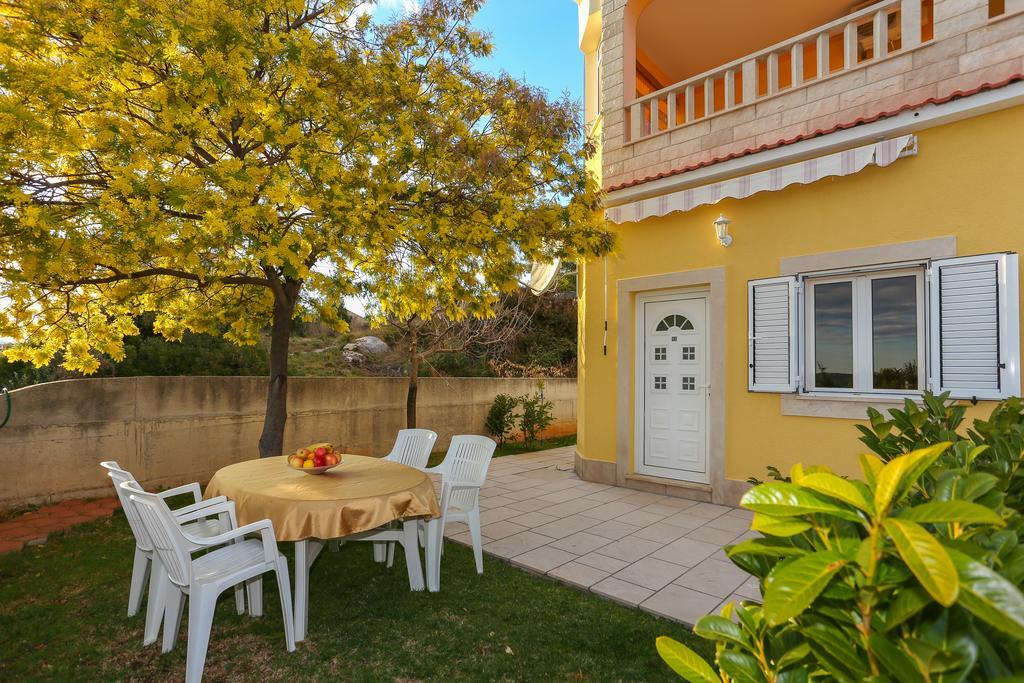 Apartments Meri Сегет-Враниця Екстер'єр фото