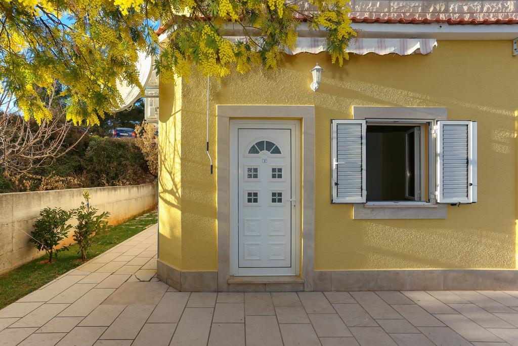 Apartments Meri Сегет-Враниця Екстер'єр фото