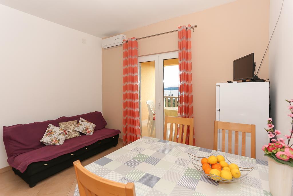 Apartments Meri Сегет-Враниця Екстер'єр фото