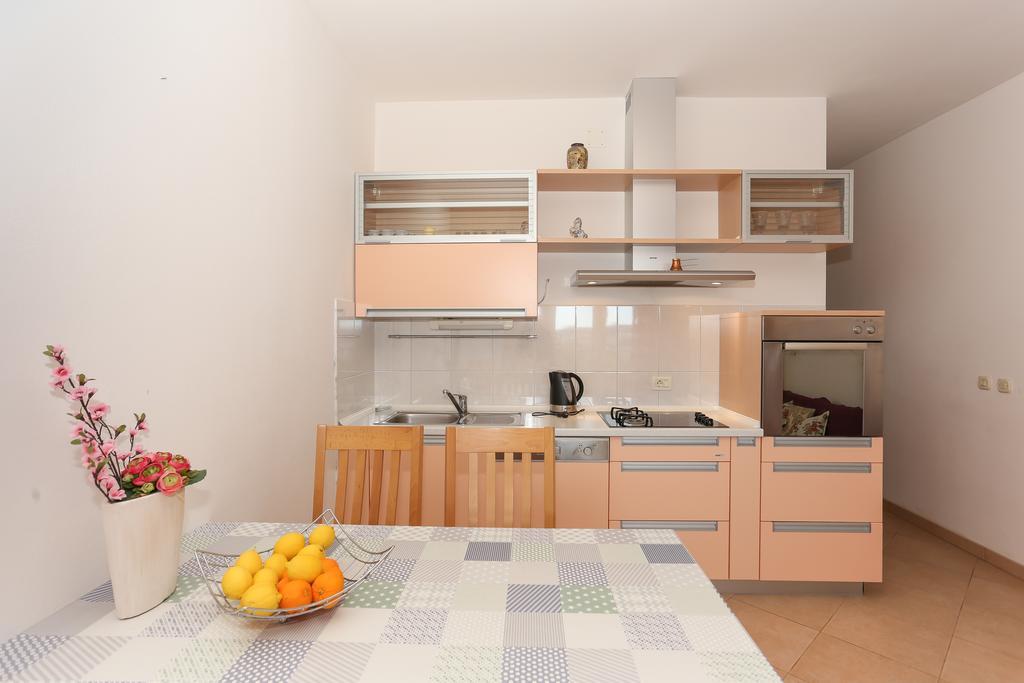 Apartments Meri Сегет-Враниця Екстер'єр фото