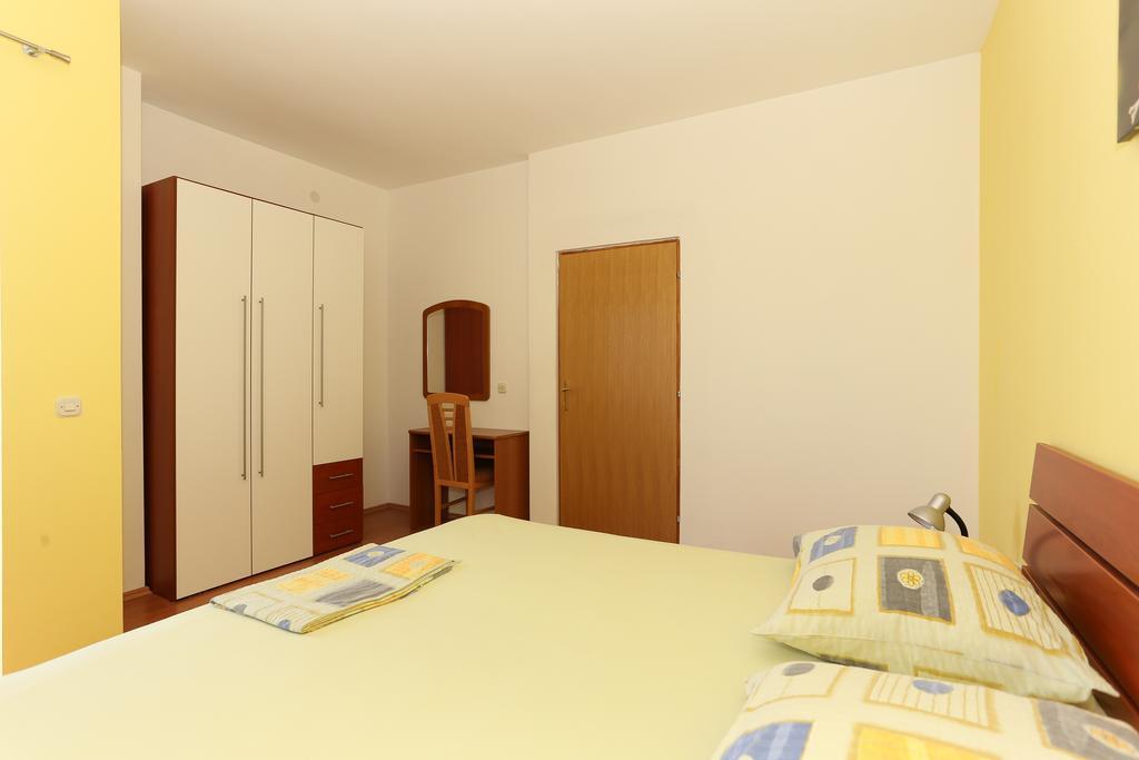 Apartments Meri Сегет-Враниця Екстер'єр фото