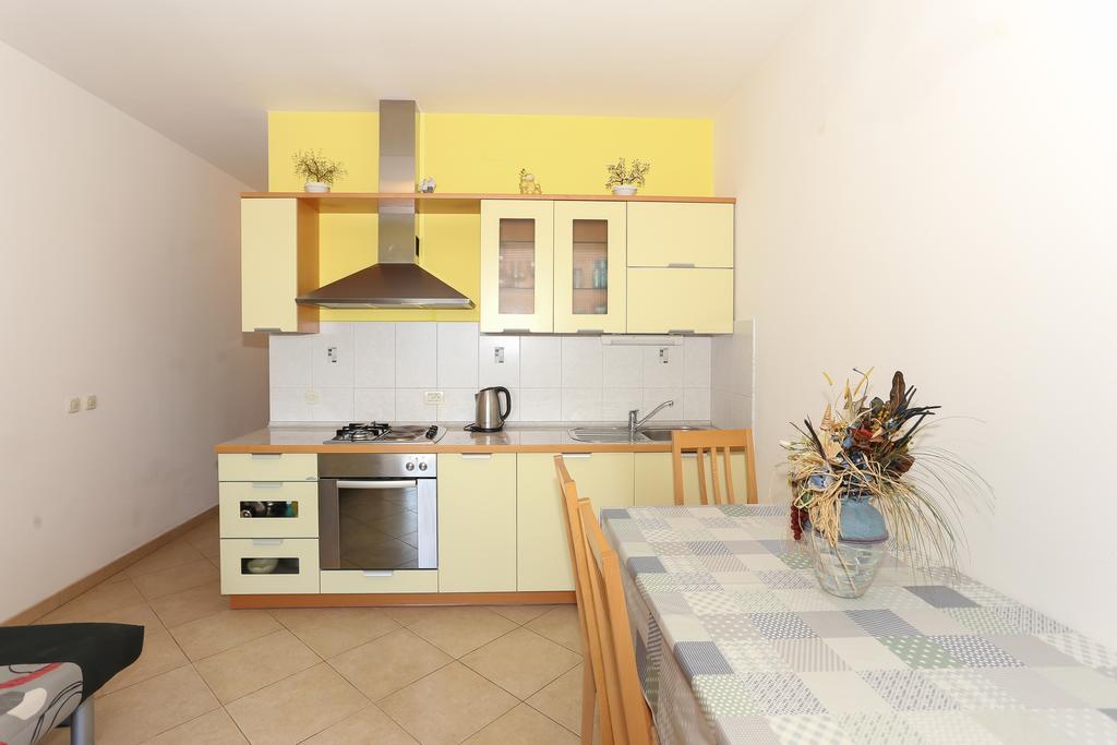 Apartments Meri Сегет-Враниця Екстер'єр фото